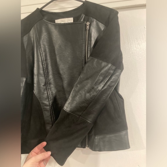 The Limited Leather & Suede Black color block jacket with pockets, dry cleaned. - Picture 10 of 12